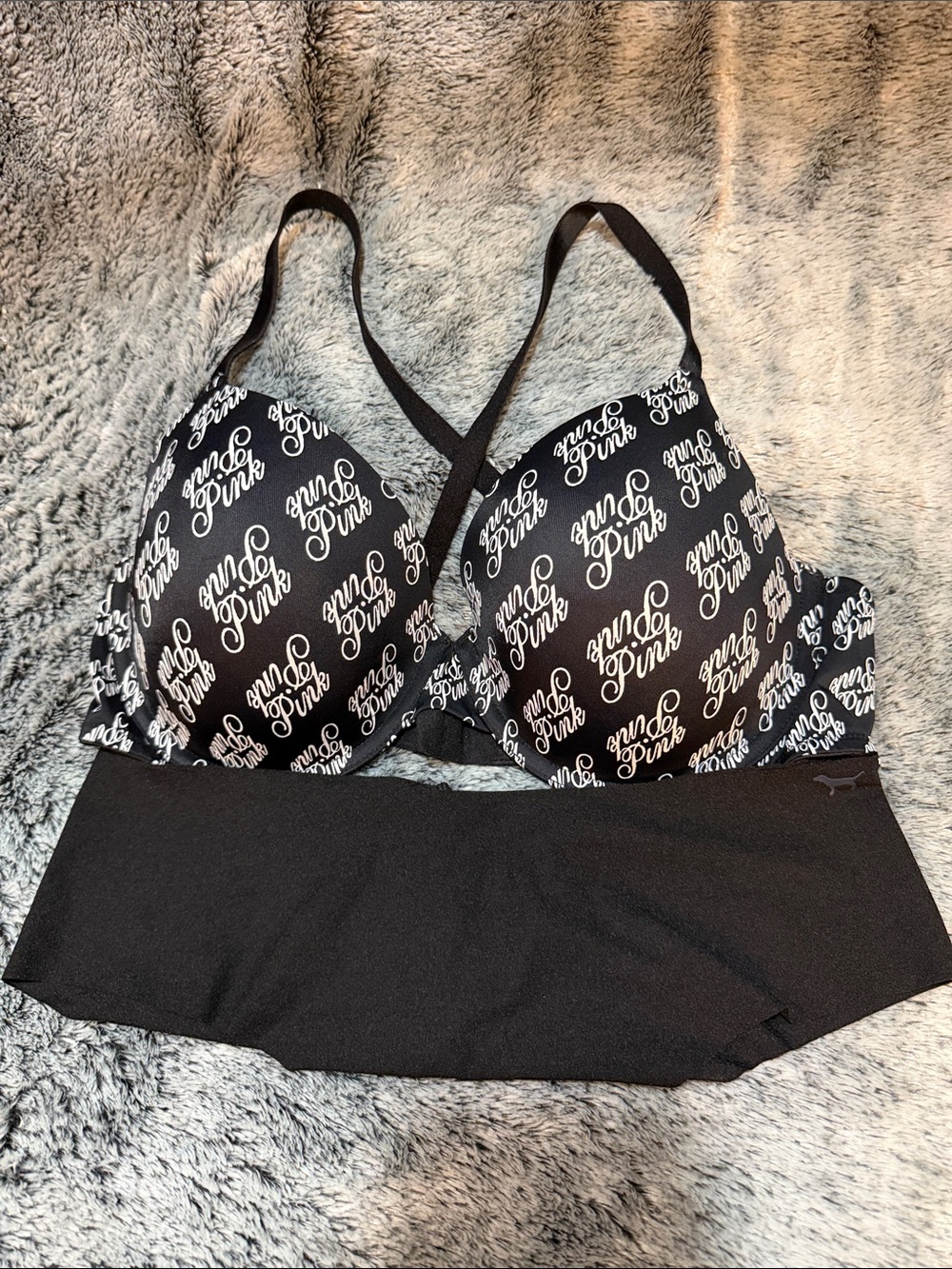 PINK Victoria's Secret Black and White Logo-Print T-Shirt Bra